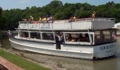 tour boat